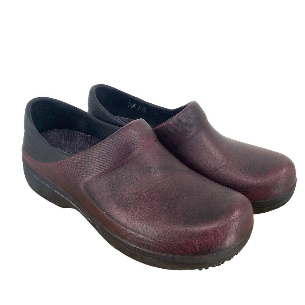 Crocs Neria Pro II Distressed Graphic Clog Size 9